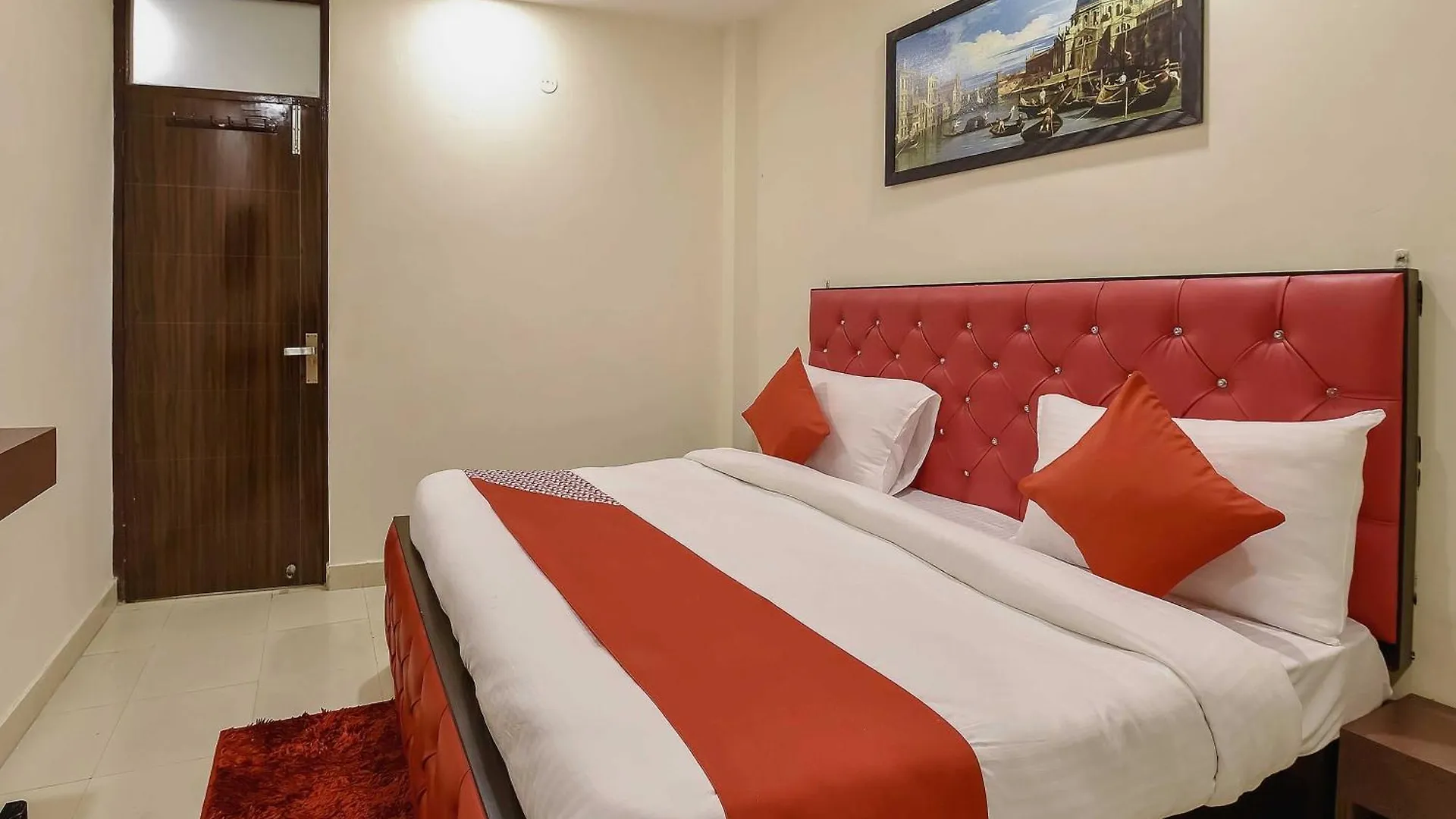 Oyo Flagship Hotel Happy Stay New Delhi